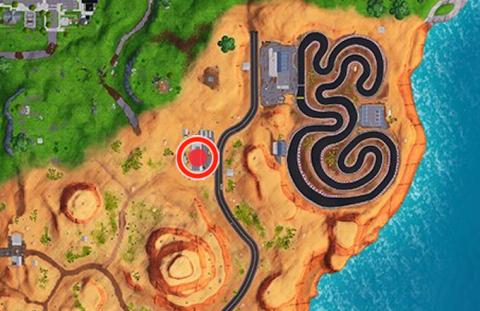 Use the Mellomovimento in a truck driver oasis, an ice cream parlor and a lake in Fortnite