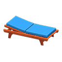 Cama junto a la piscina