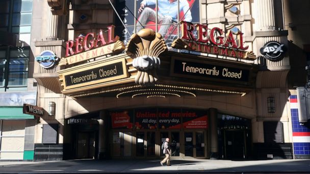 Chuck visite les cinémas Regal