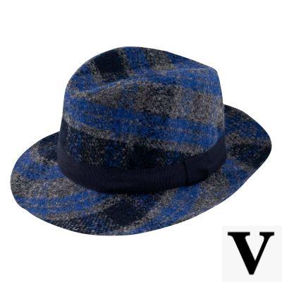 Fedora azul a cuadros